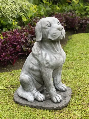 Artikelbild des Artikels “Henry - Hund, sitzend, 65 cm H | Steinguss “
